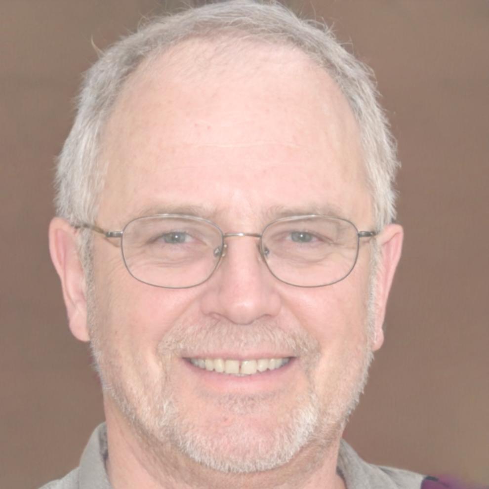 Financial expert providing market insights and economic analysis