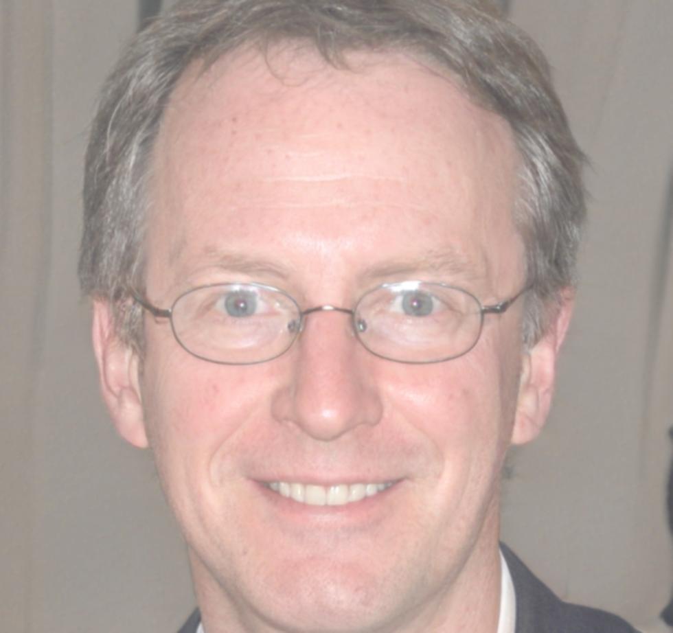 Senior financial instructor with expertise in budgeting and personal finance management